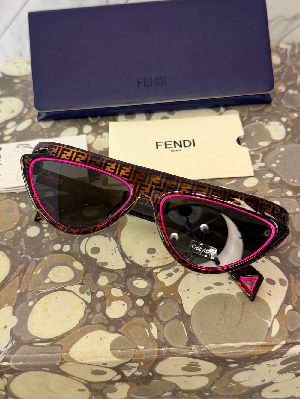 Fendi Women's Brown FF-Logo Cat Eye Sunglasses with HAVANA Pink trim